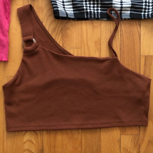 Bundle of crop tops - Picture 2 of 11